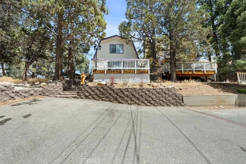 127 Vista Sugarloaf, CA 92386