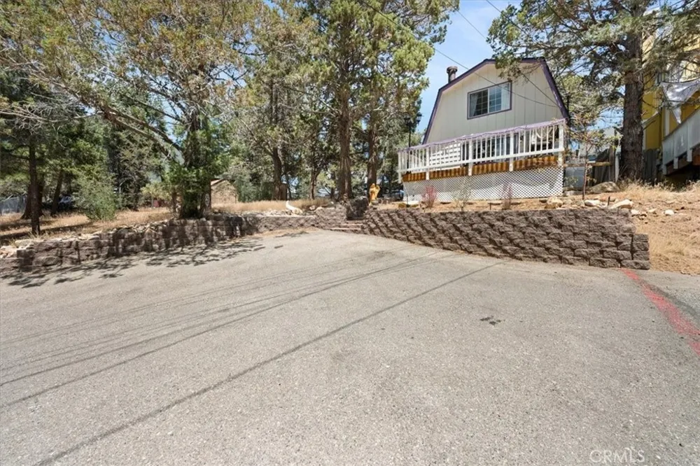 127 Vista Sugarloaf, CA 92386