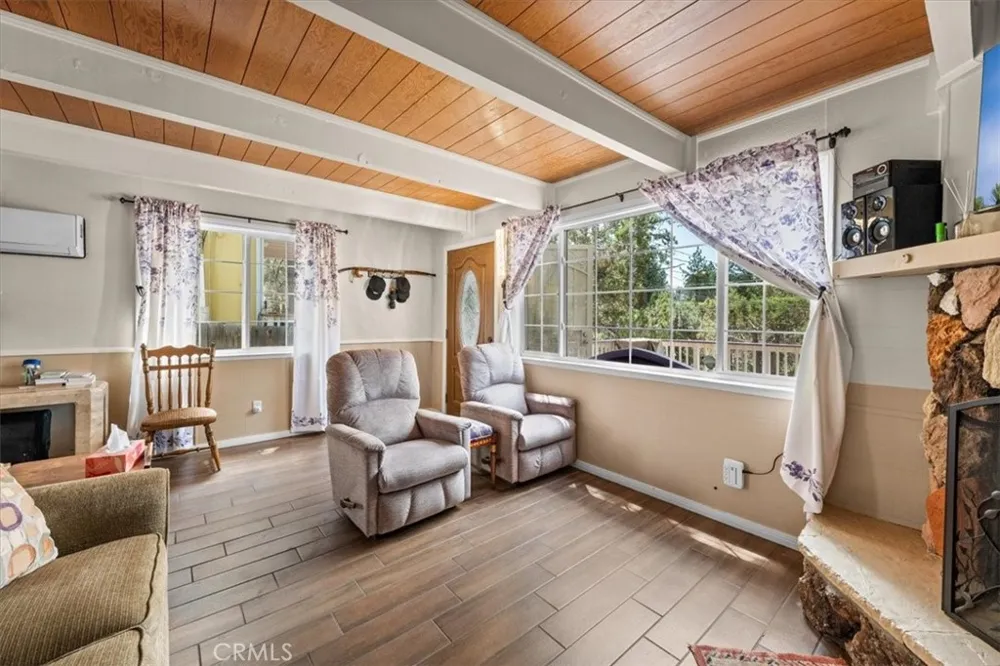 127 Vista Sugarloaf, CA 92386