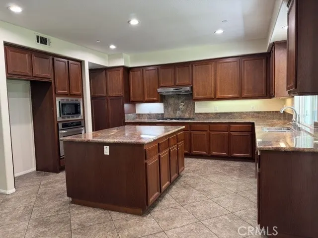 1133 Shady Creek Drive San Bernardino, CA 92407