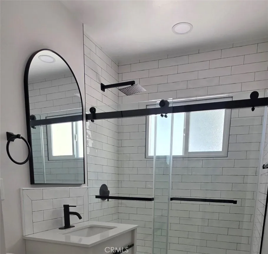 2385 Roxbury San Bernardino, CA 92404