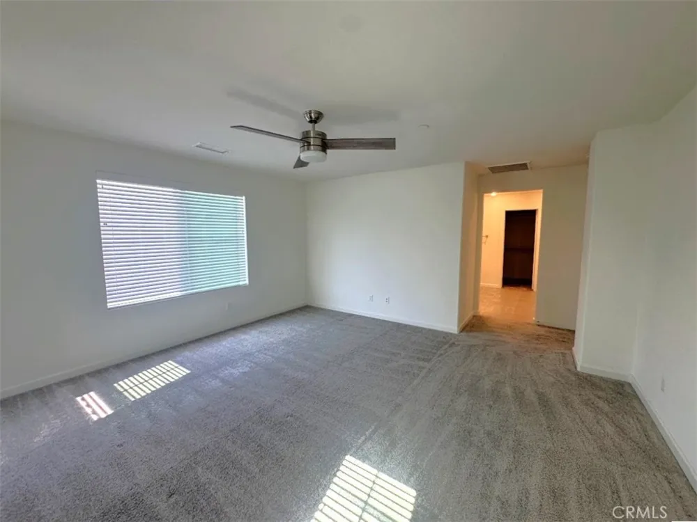 1014 W Buttercup Rialto, CA 92376