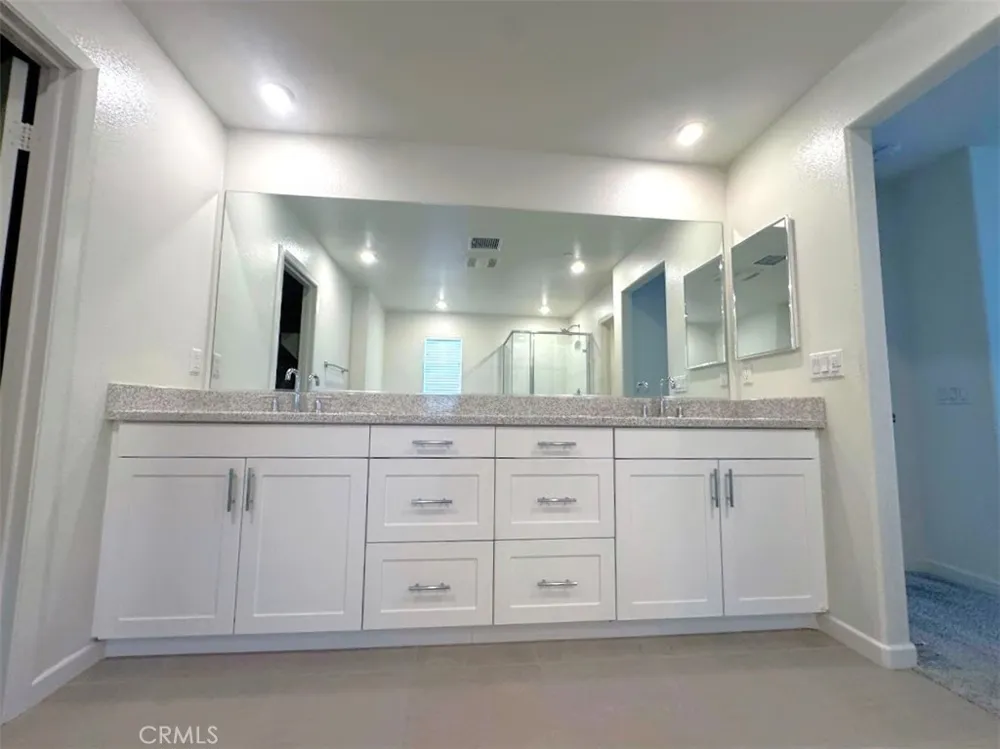 1014 W Buttercup Rialto, CA 92376