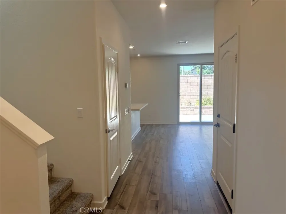 1014 W Buttercup Rialto, CA 92376