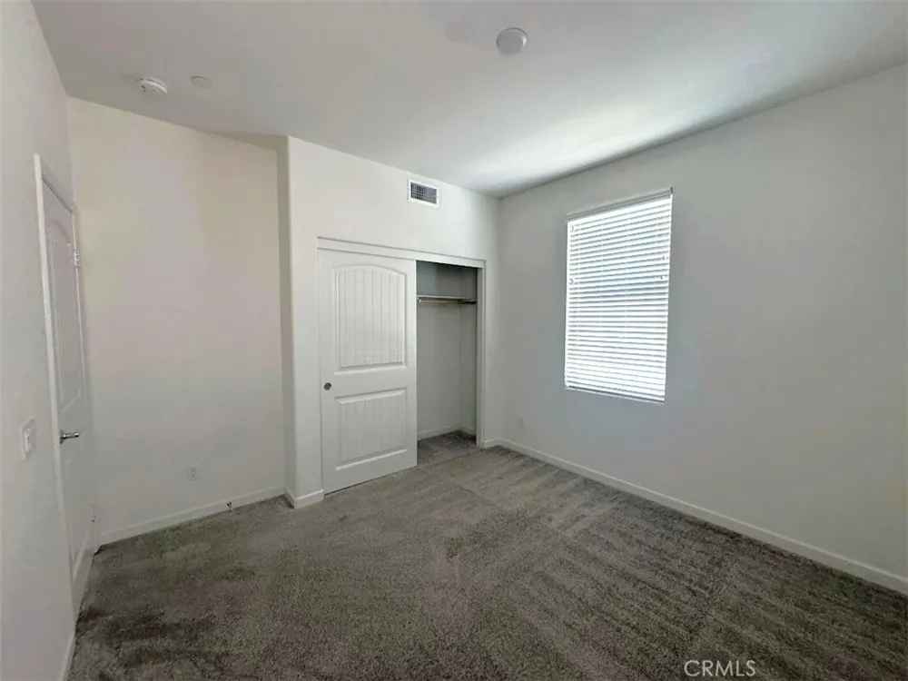 1014 W Buttercup Rialto, CA 92376