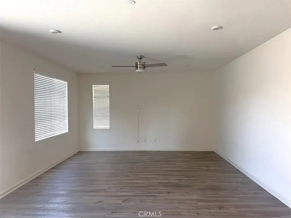 1014 W Buttercup Rialto, CA 92376