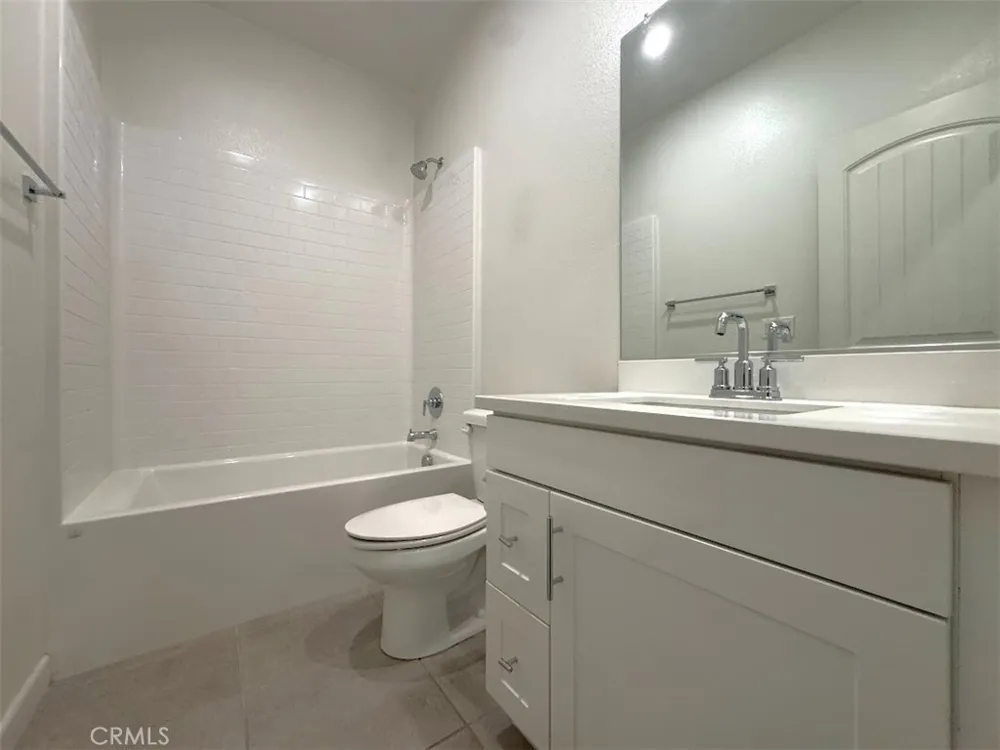 1014 W Buttercup Rialto, CA 92376