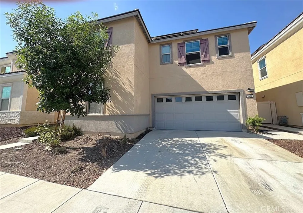 1014 W Buttercup Rialto, CA 92376