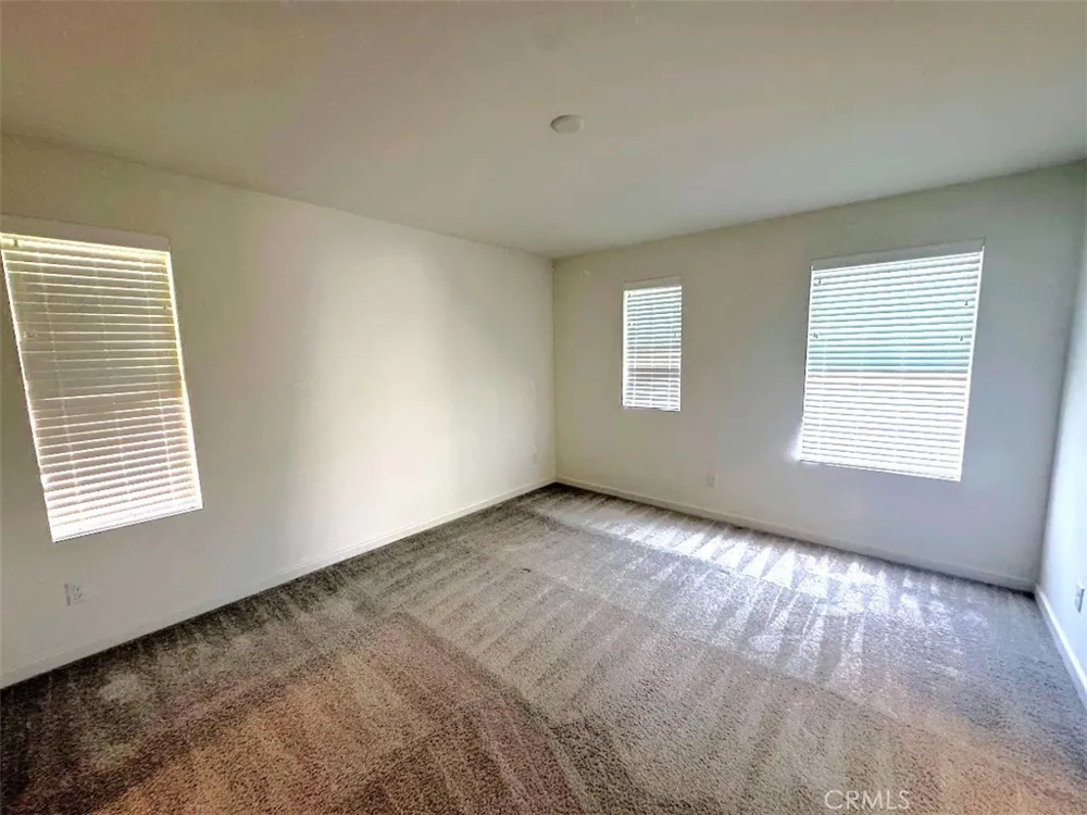 1014 W Buttercup Rialto, CA 92376
