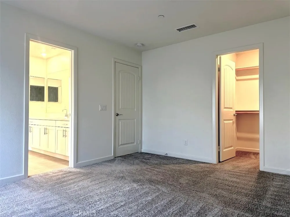 1014 W Buttercup Rialto, CA 92376