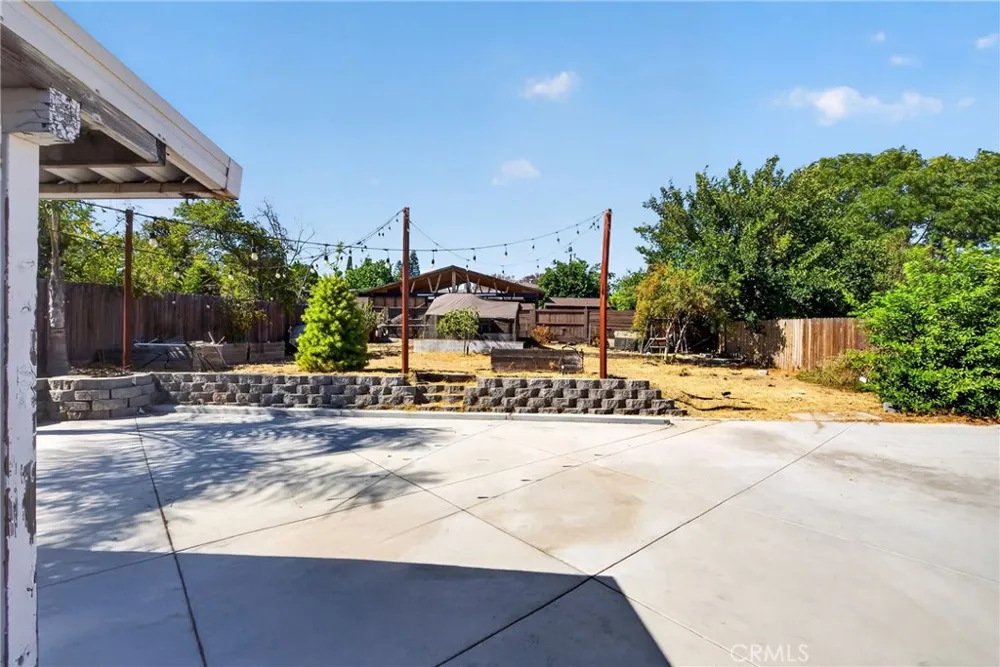 424 E 3rd Rialto, CA 92376