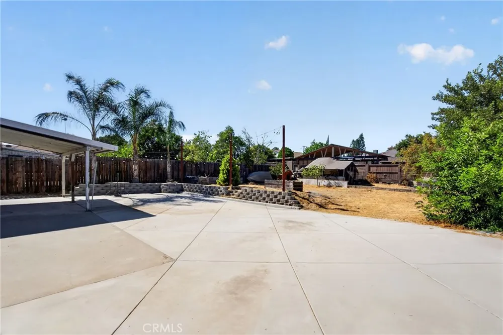 424 E 3rd Rialto, CA 92376