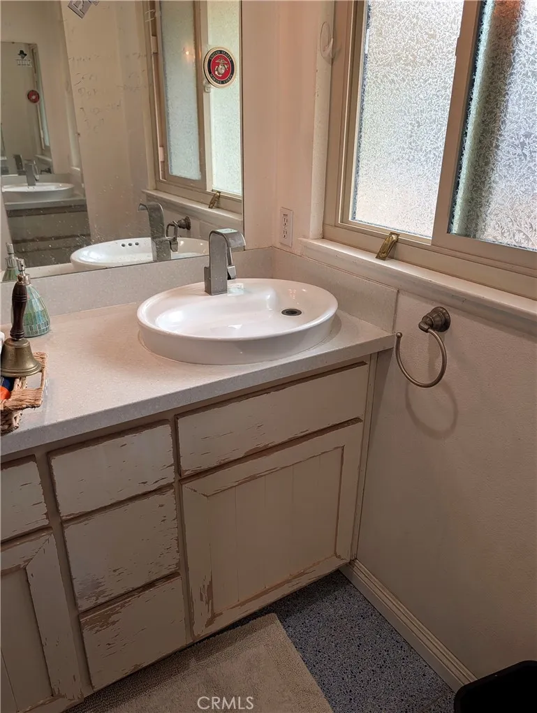 611 Iris Redlands, CA 92373