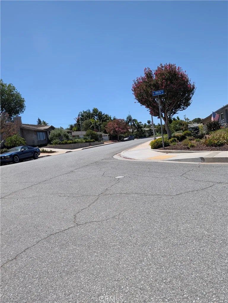 611 Iris Redlands, CA 92373