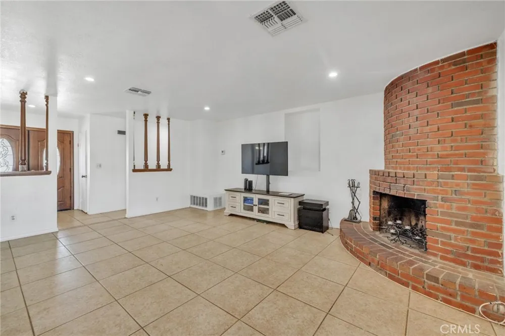 11201 58th Jurupa Valley, CA 91752
