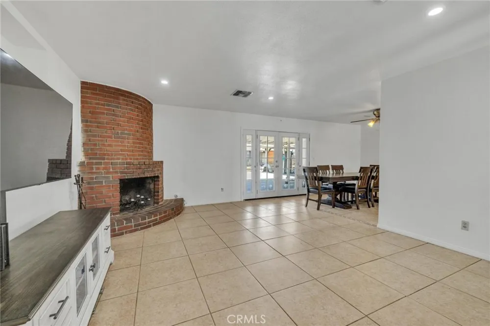 11201 58th Jurupa Valley, CA 91752