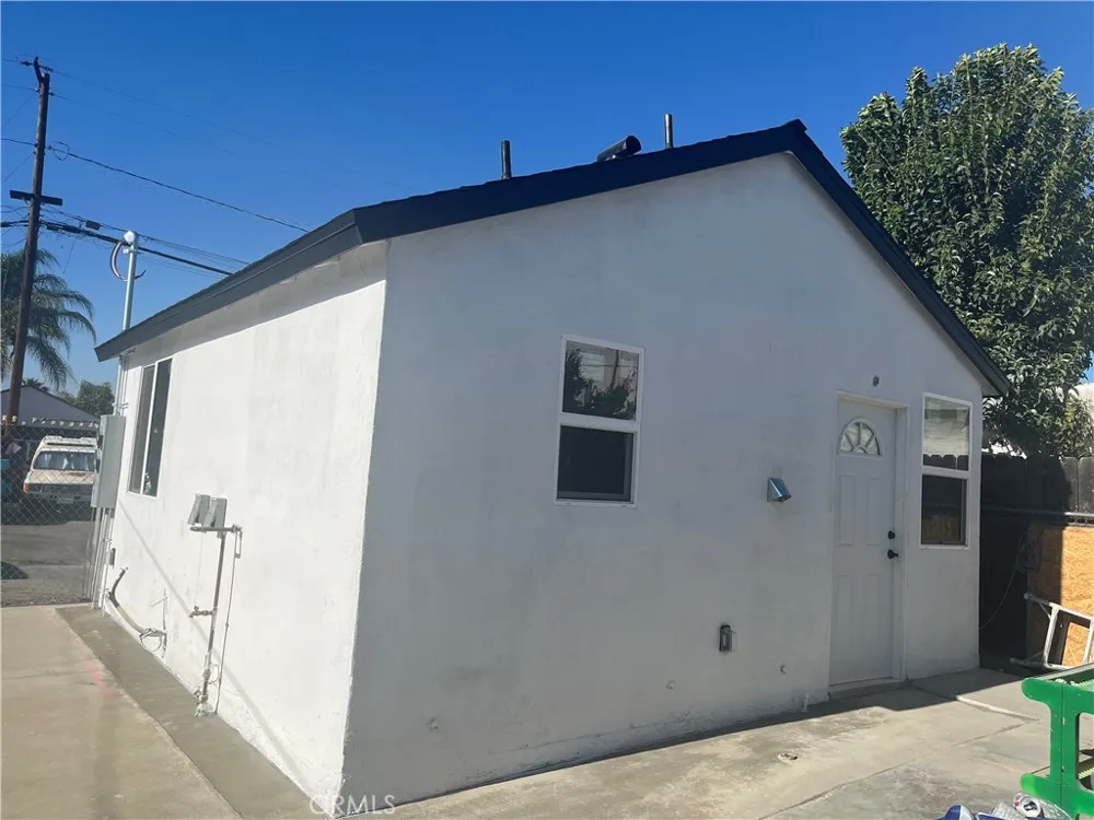 1387 Holt Ave Pomona, CA 91768