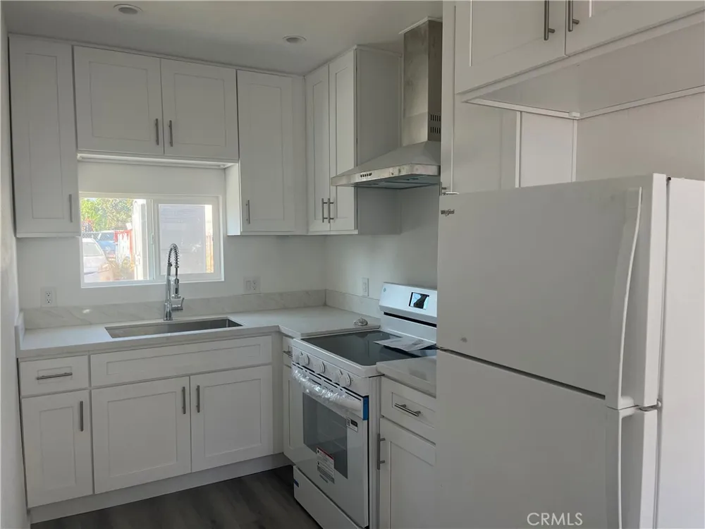 1387 Holt Ave Pomona, CA 91768