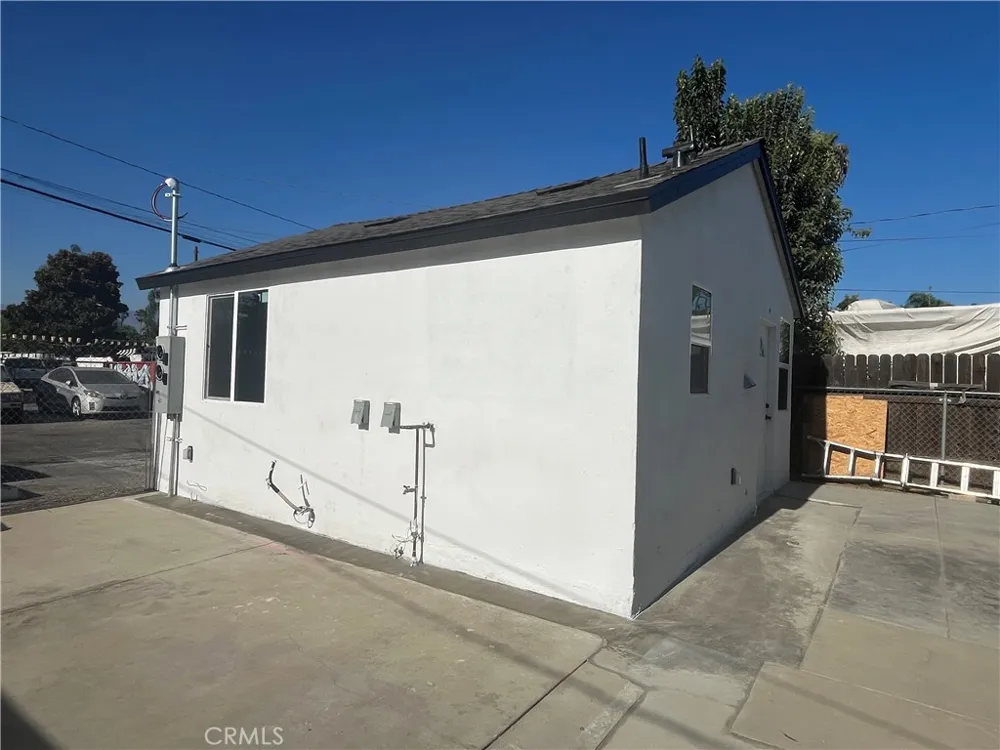 1387 Holt Ave Pomona, CA 91768