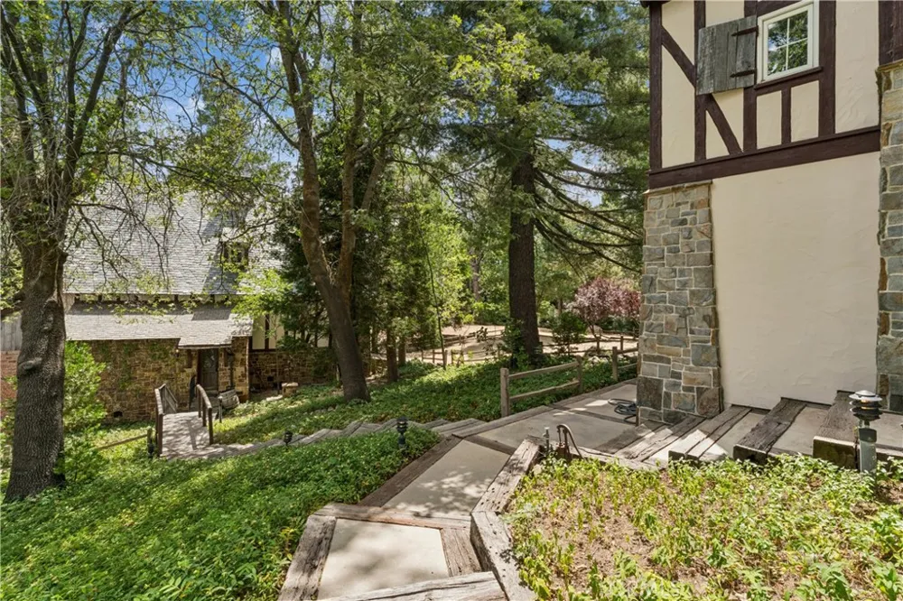 29162 Bald Eagle Ridge Lake Arrowhead, CA 92352