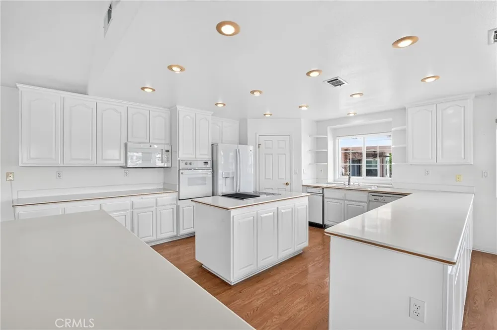 30579 Seahorse Circle Canyon Lake, CA 92587