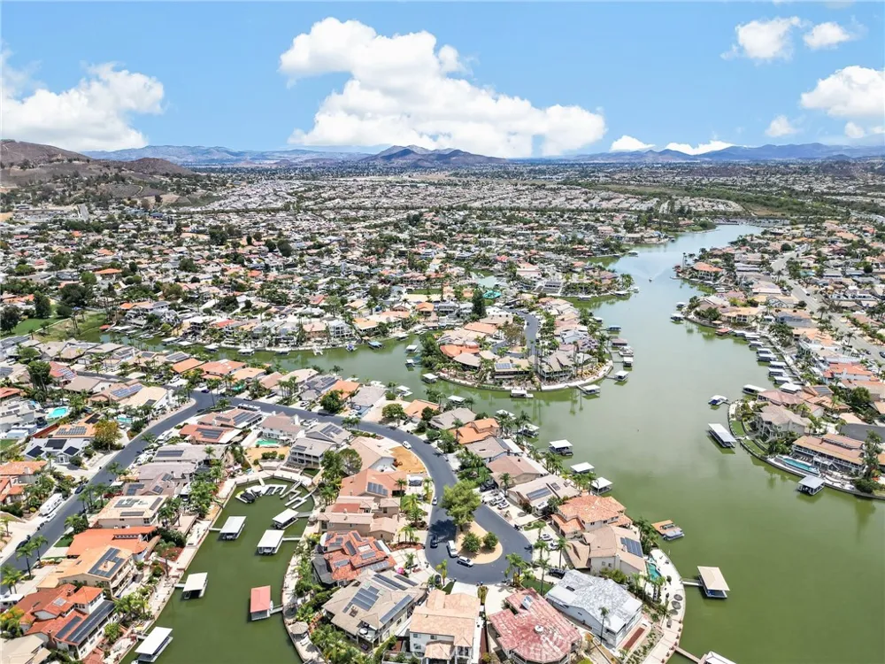 30579 Seahorse Circle Canyon Lake, CA 92587