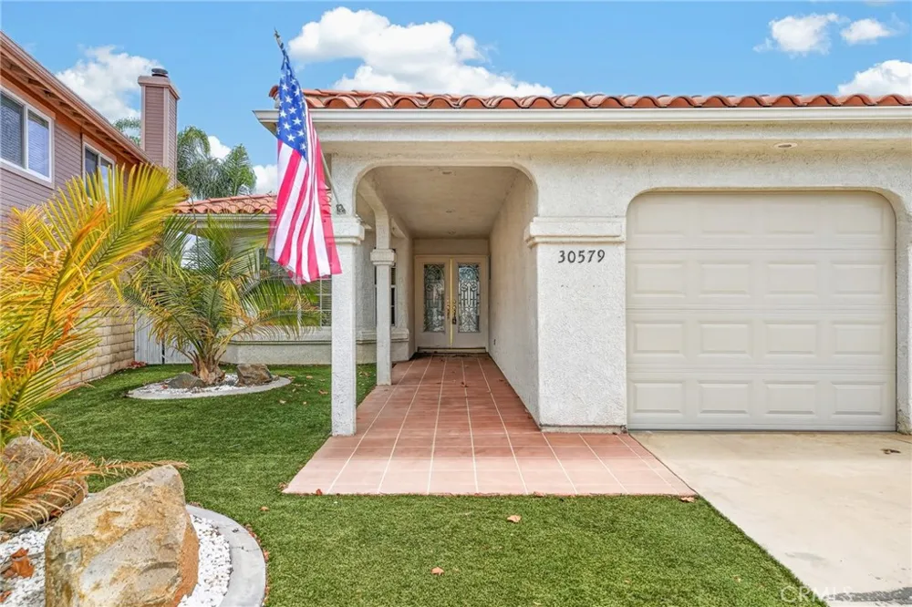 30579 Seahorse Circle Canyon Lake, CA 92587
