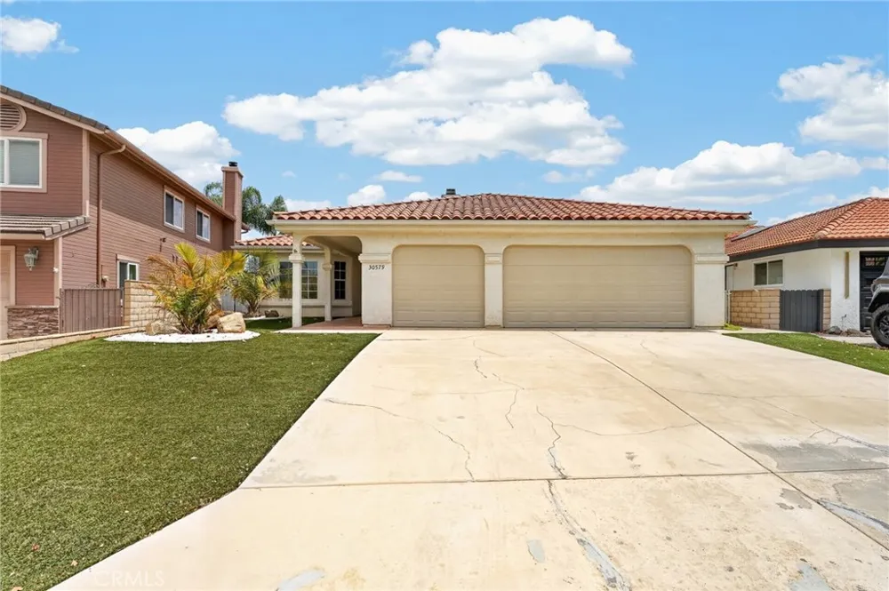 30579 Seahorse Circle Canyon Lake, CA 92587