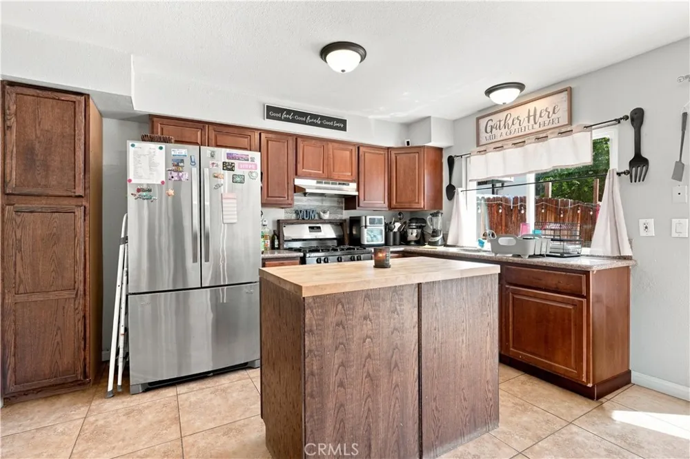 479 W 12th Perris, CA 92570