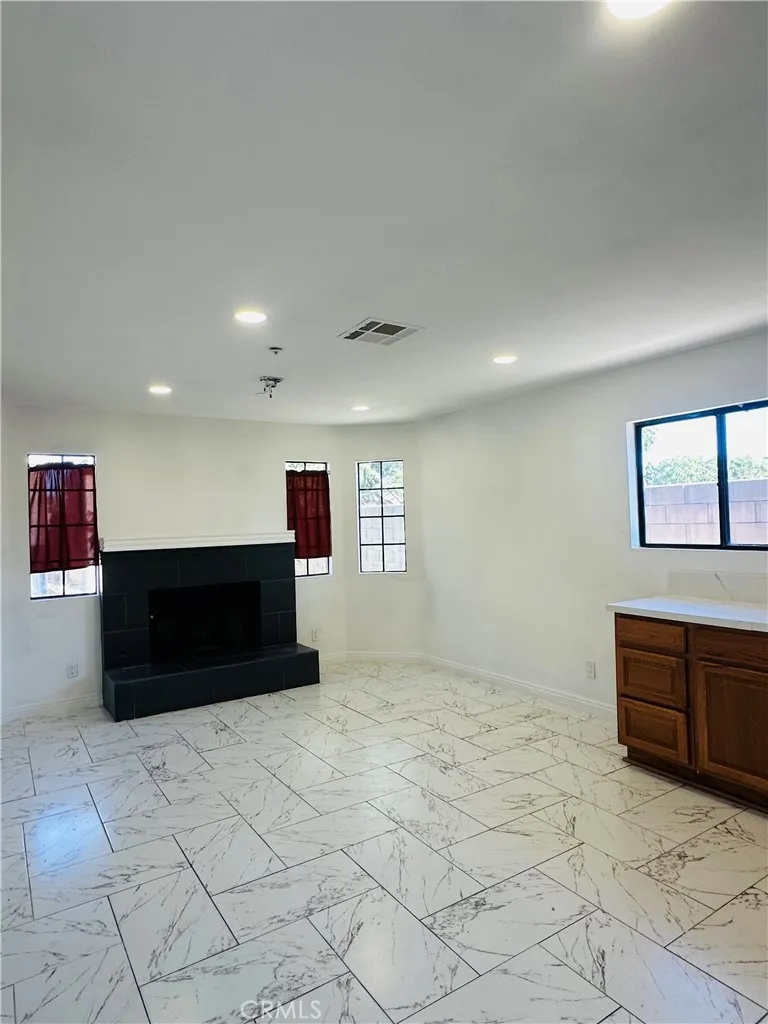 9795 Lime Avenue Fontana, CA 92335