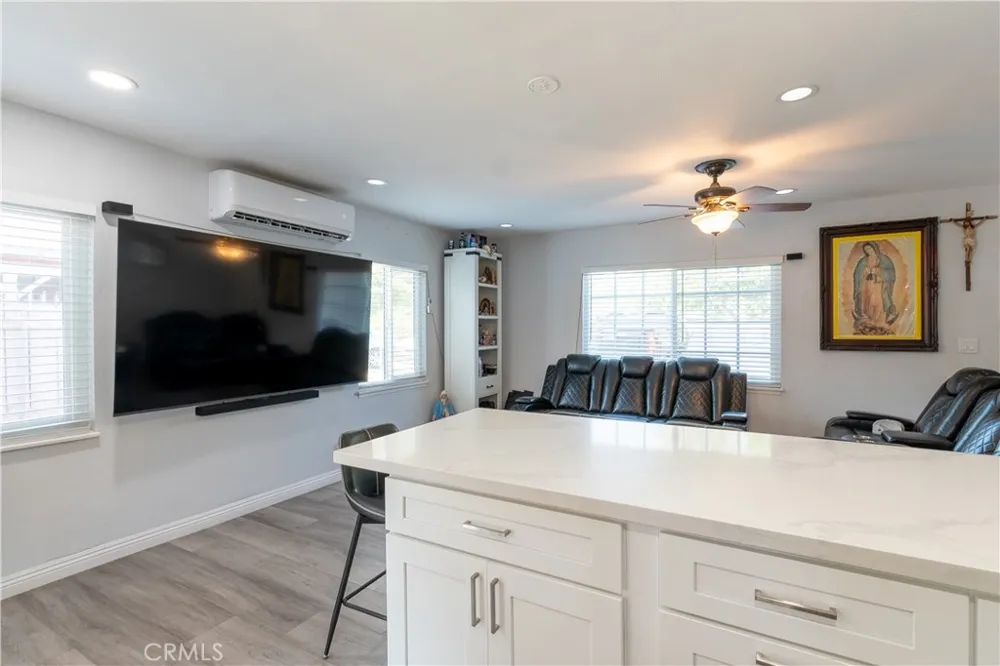 1646 S Monterey Ontario, CA 91761