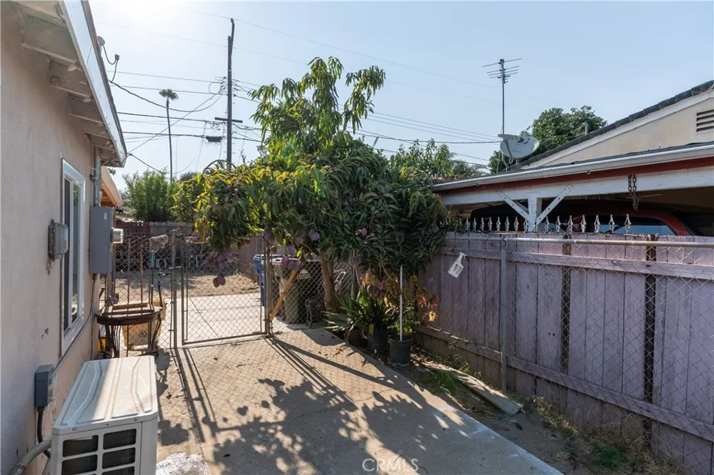 1646 S Monterey Ontario, CA 91761