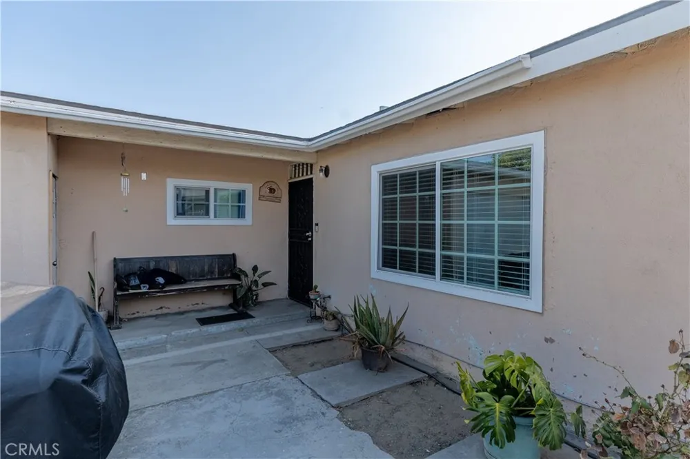 1646 S Monterey Ontario, CA 91761