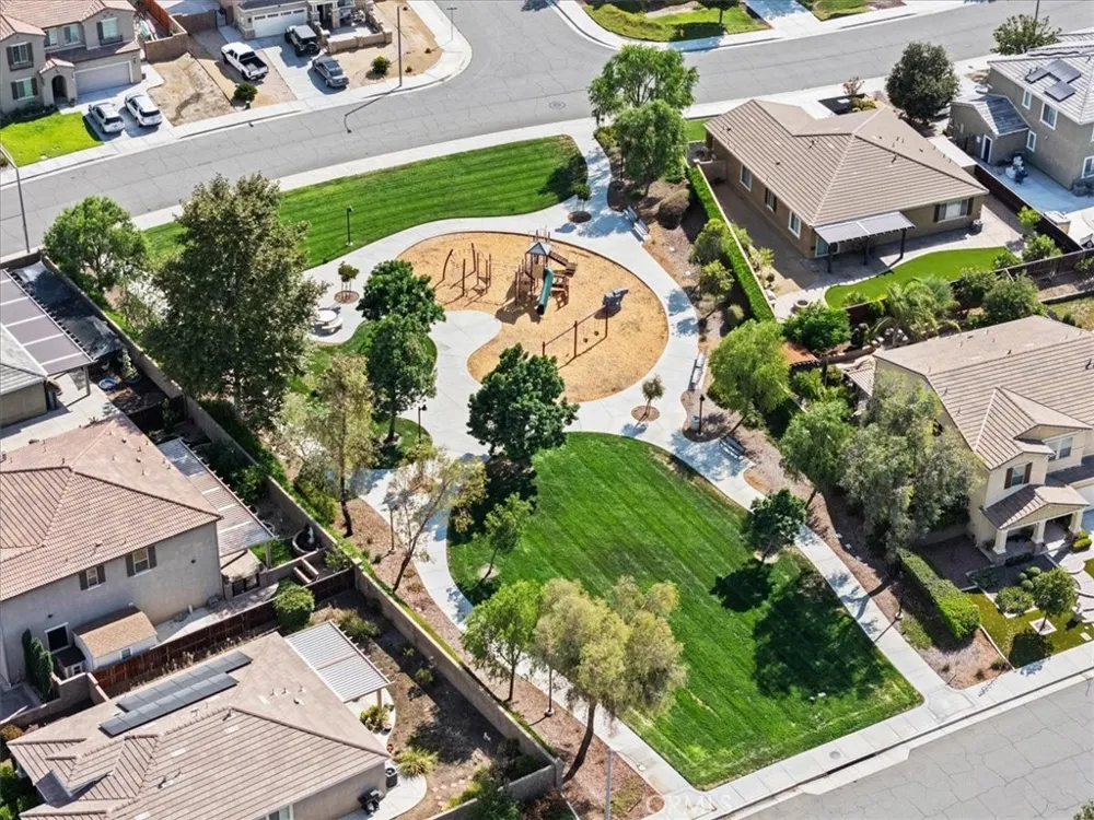 30865 Oak Knoll Drive Menifee, CA 92584