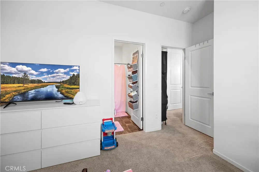 15977 Main Chino, CA 91708