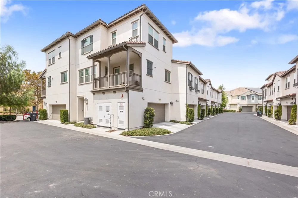 15977 Main Chino, CA 91708
