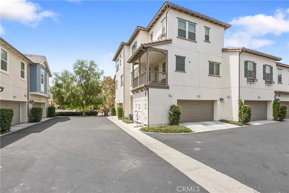 15977 Main Chino, CA 91708