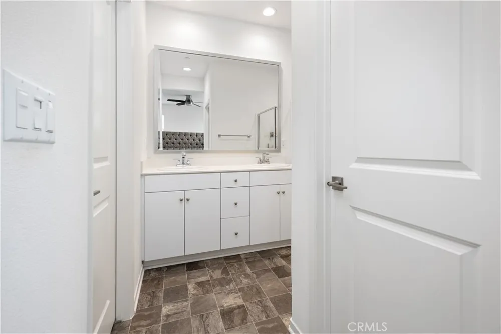 15977 Main Chino, CA 91708