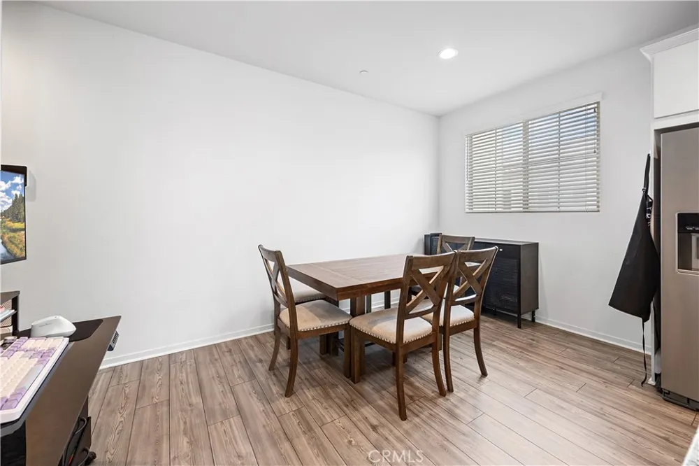 15977 Main Chino, CA 91708