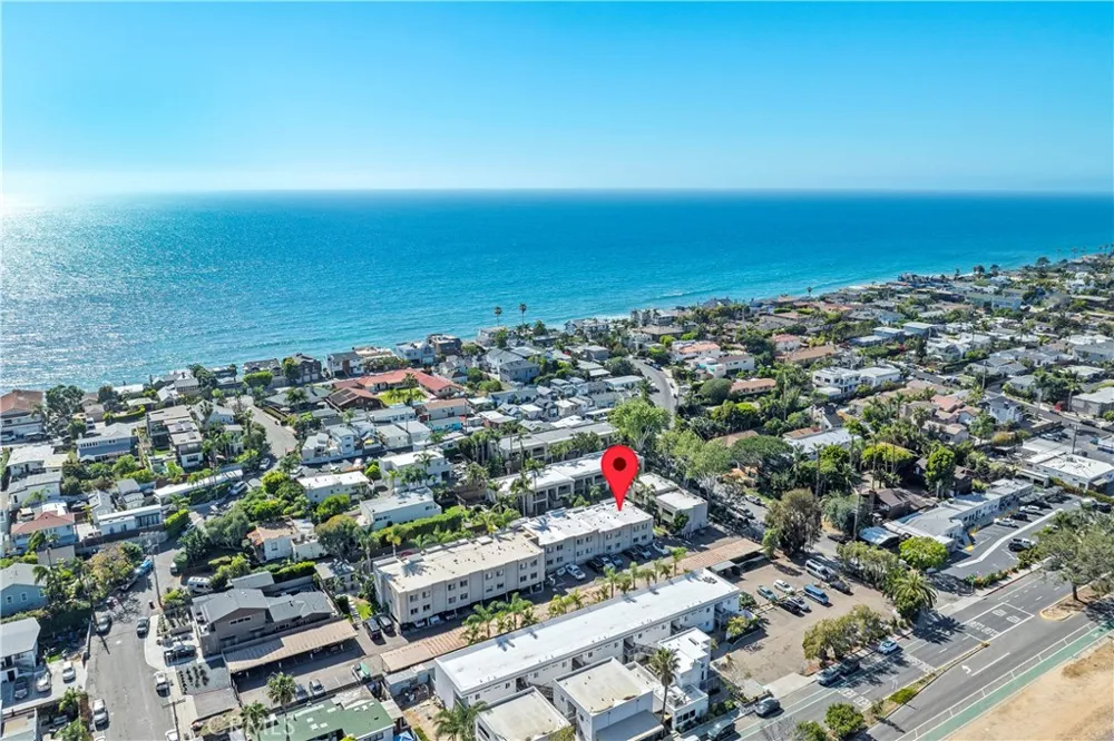 127 W Glaucus Street #B Encinitas, CA 92024