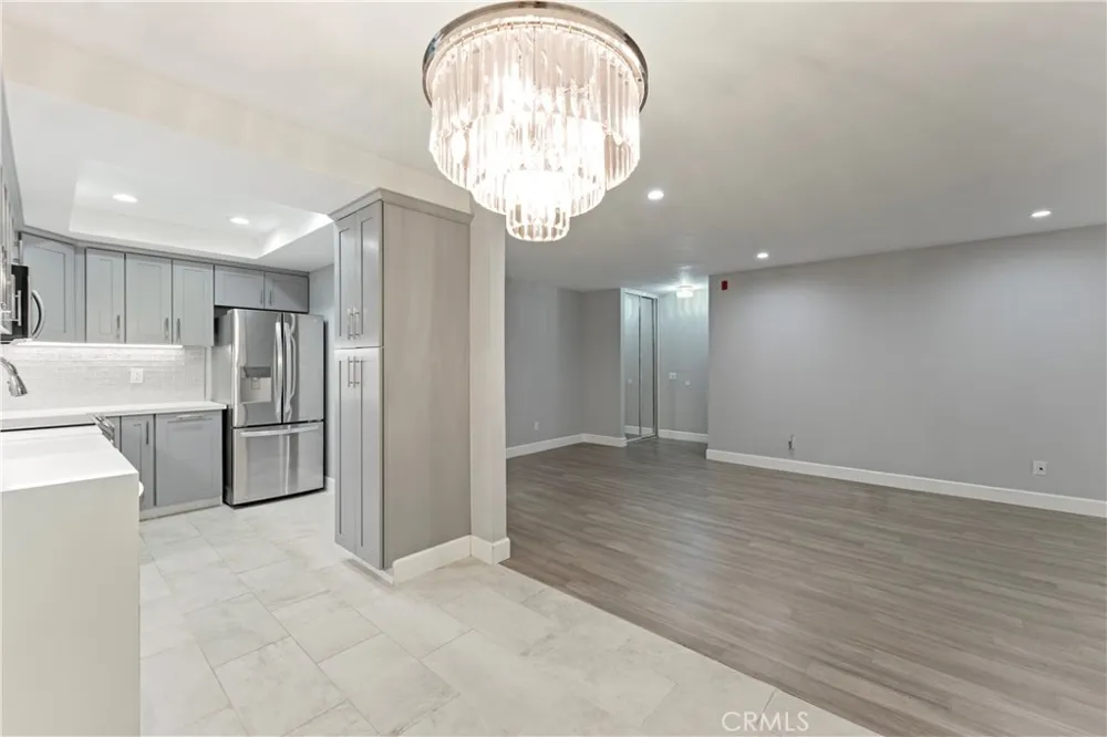 127 W Glaucus Street #B Encinitas, CA 92024