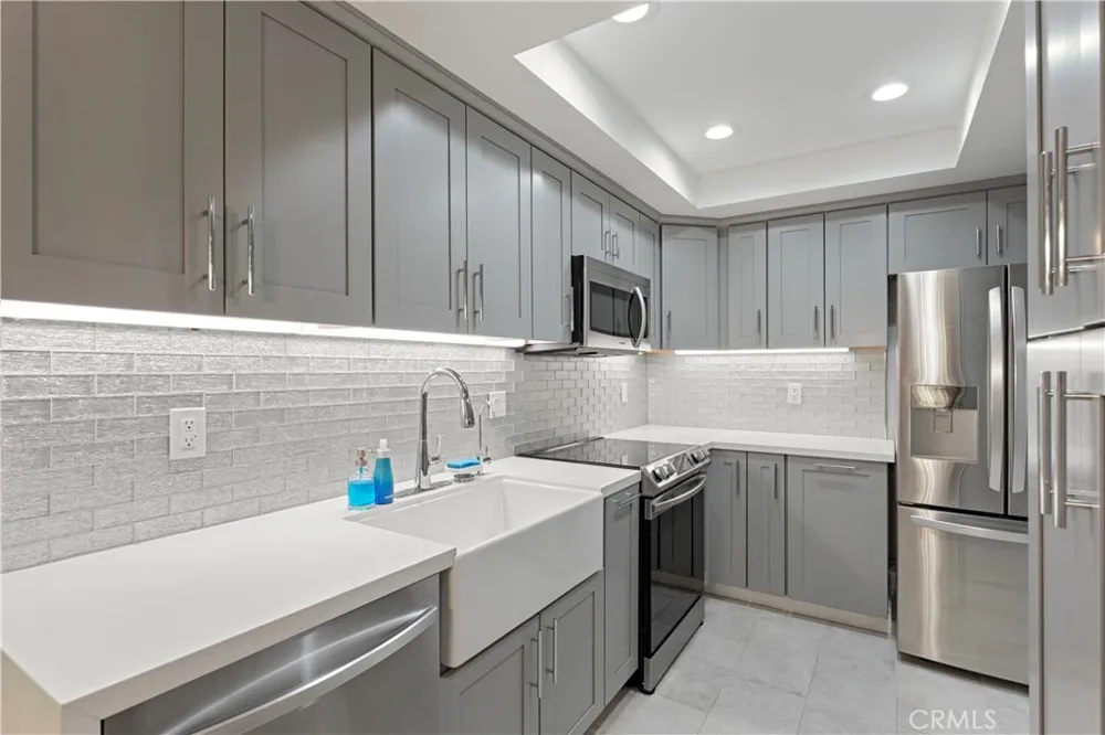 127 W Glaucus Street #B Encinitas, CA 92024