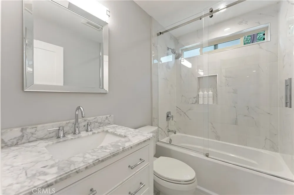127 W Glaucus Street #B Encinitas, CA 92024