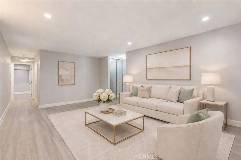 127 W Glaucus Street #B Encinitas, CA 92024