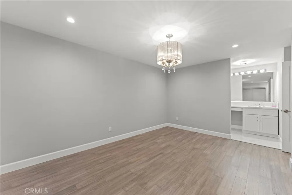 127 W Glaucus Street #B Encinitas, CA 92024