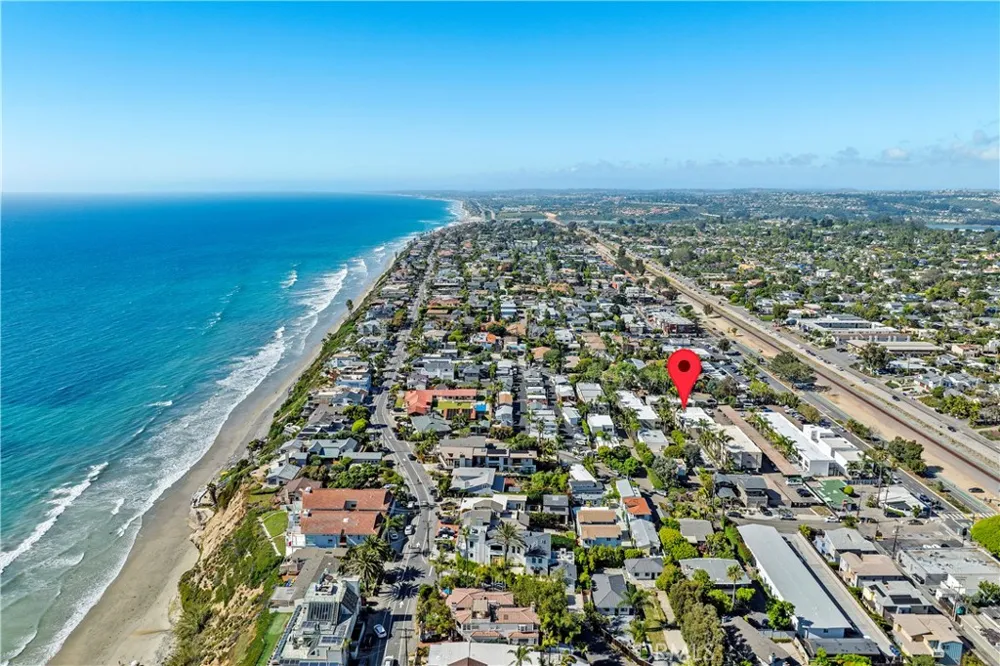 127 W Glaucus Street #B Encinitas, CA 92024