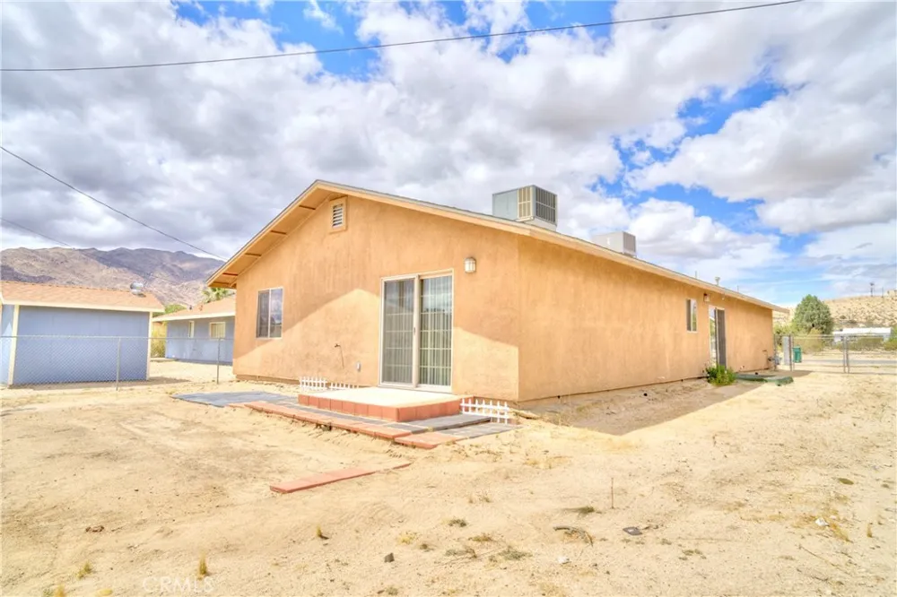 6627 Smoketree 29 Palms, CA 92277