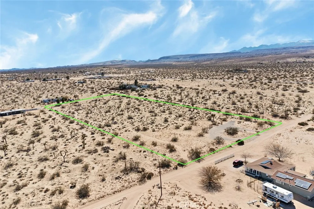 1225 Georges Lane Landers, CA 92285