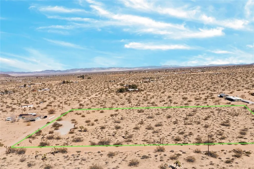 1225 Georges Lane Landers, CA 92285