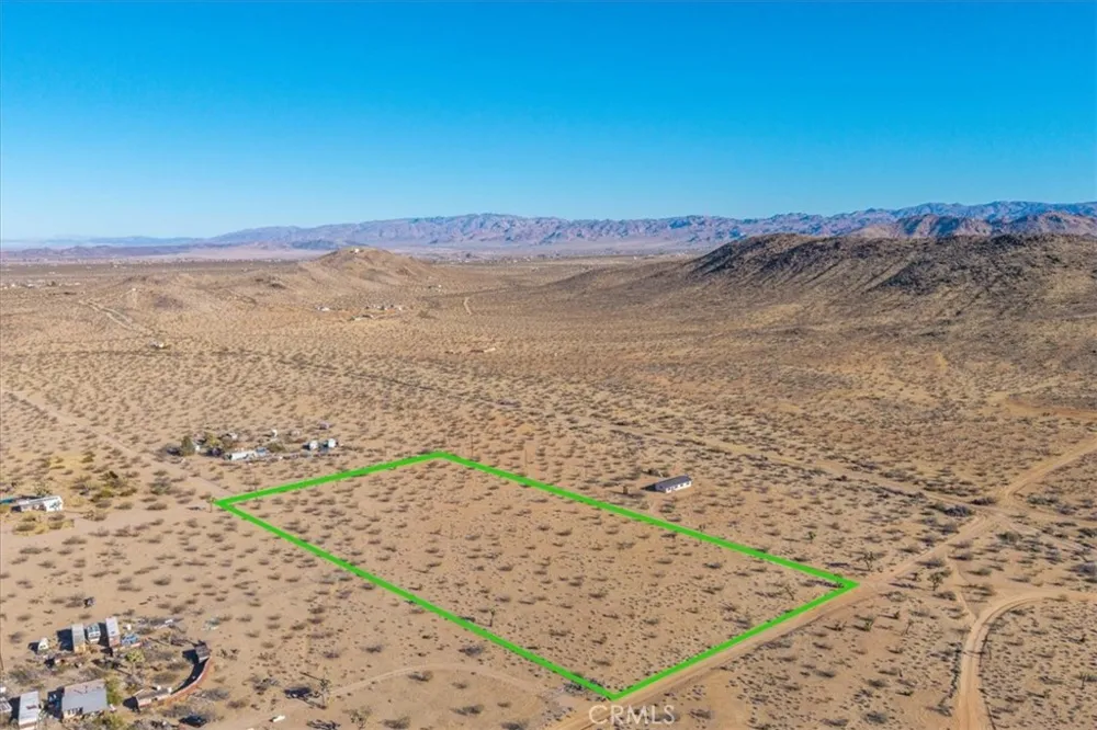 1631 Alta Avenue Landers, CA 92285